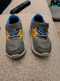 Stride rite toddler shoes