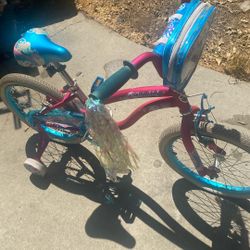 GIRLS BIKE $8