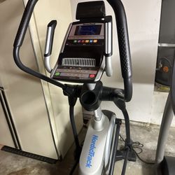 NordicTrack Elliptical E9.0Z Cross Trainer With Power Incline