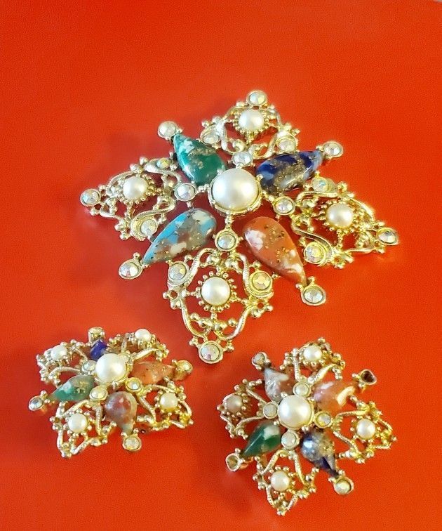 Vintage Sarah Coventry Brooch And Earing Set
