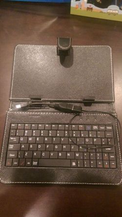 Tablet case with keyboard