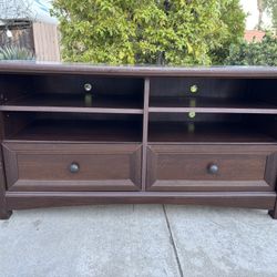 Modern Media TV Stand Furniture Good Condition