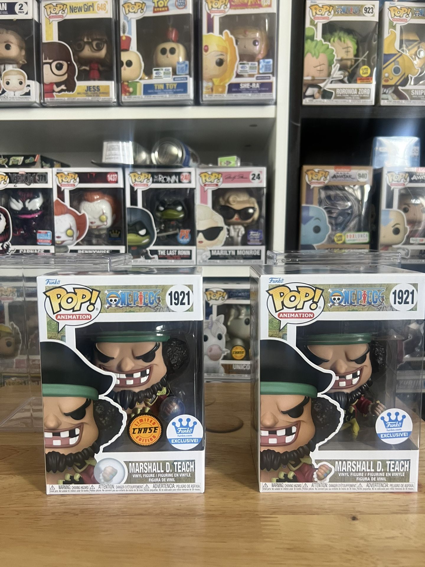 CHASE BUNDLE NEW IN HAND LE EXC Marshall D. Teach One Piece Funko Pop #1921