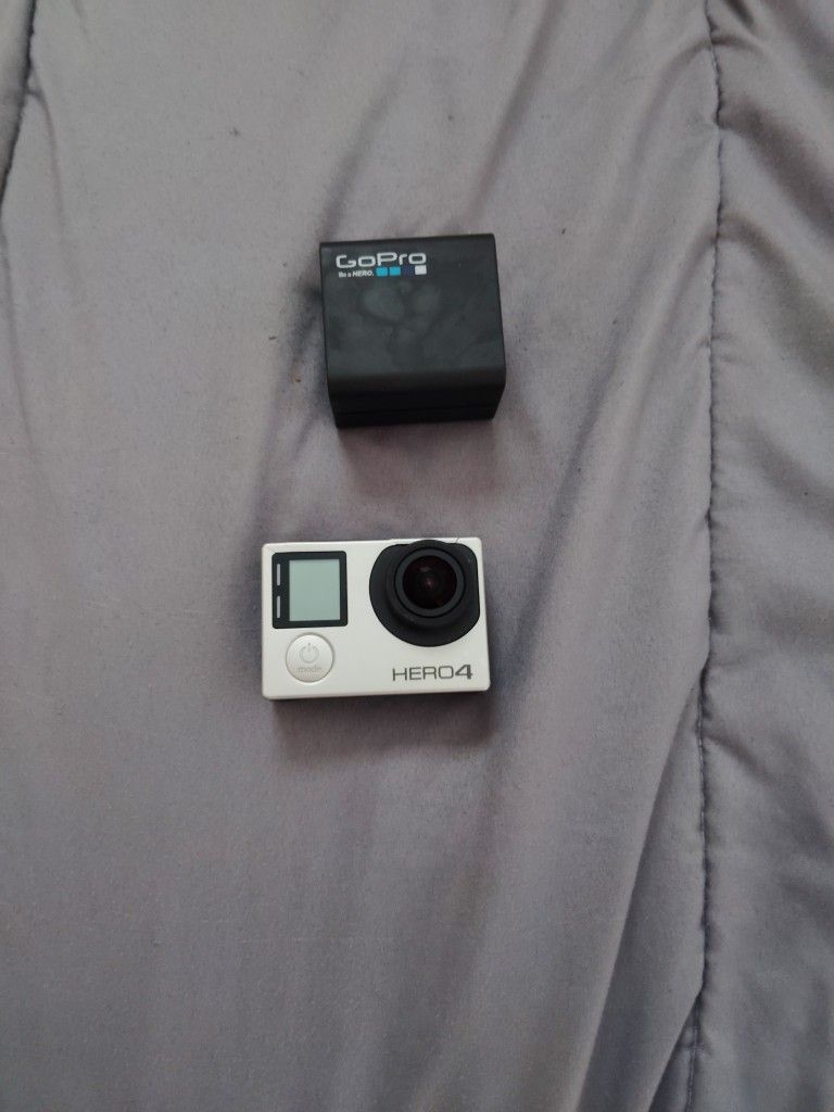 GoPro Hero 4 With Battery And Charger