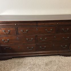 9-Draw Dresser ** Like New ** Solid wood ** Moving out of the country -
