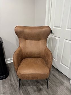 Accent chair
