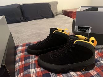 Jordan 9 University Gold
