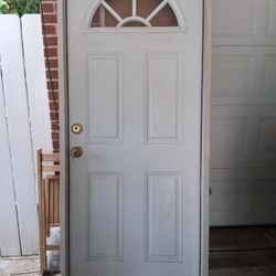 32 Inch Exterior Wood And Metal Rigth Hand Door With Frame And Lock Key