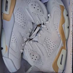 Women's Air Jordan Retro 4