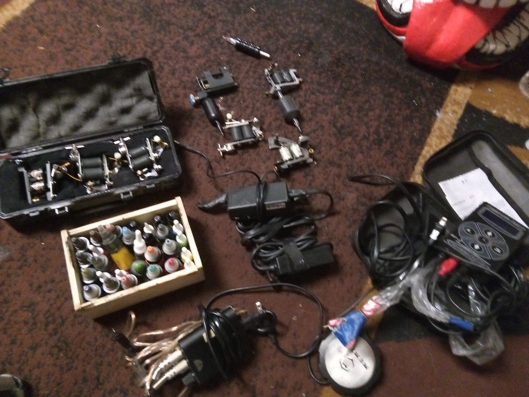 Tattoo Guns 8 Of Them Power Supply Inks Needles