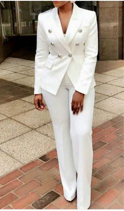 White Two-Piece Pantsuit / Blazer Set - Size 16