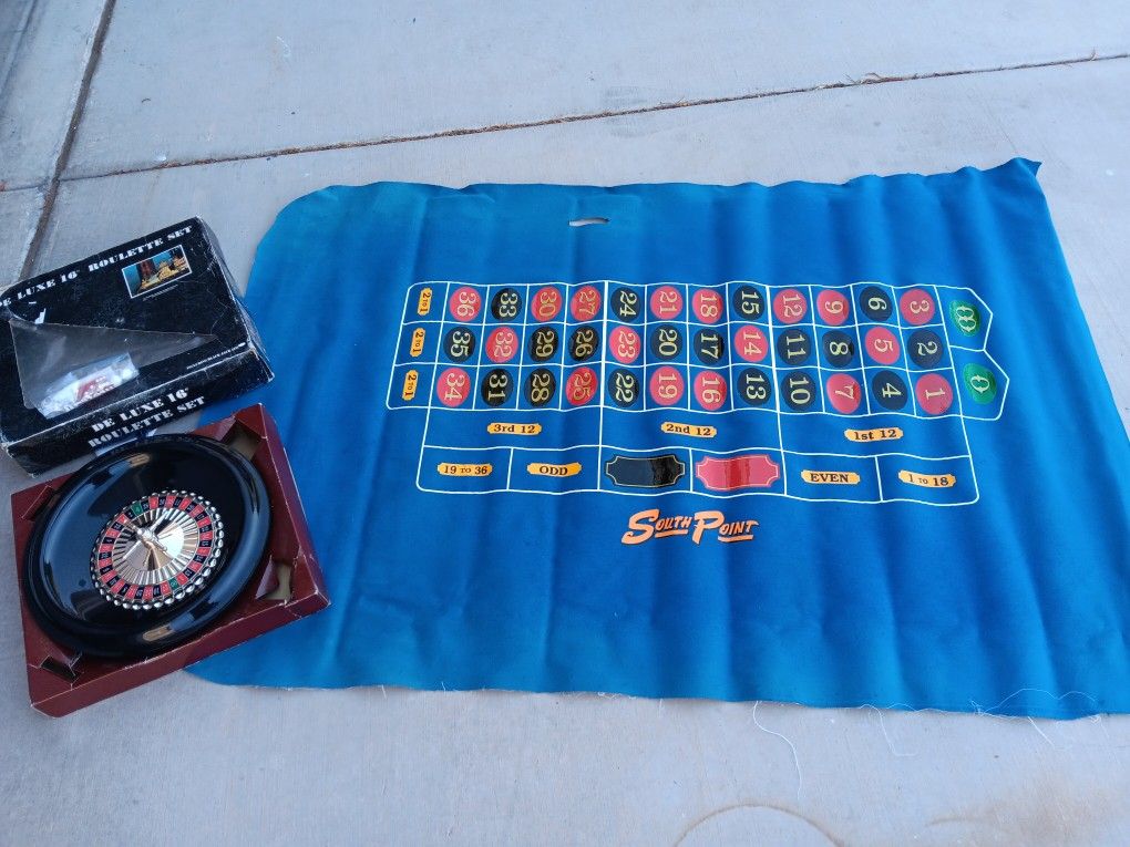 Roulette Wheel & Felt Layout