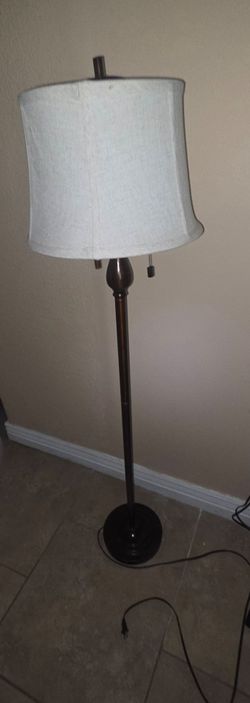 Bronze Floor Lamp with Fabric Shade – Traditional Style