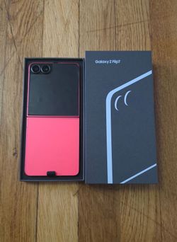 Samsung Galaxy Z Flip7 512GB Unlocked Coral Red