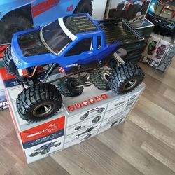 Redcat Everest 10 1/10 Scale RC Rock Crawler