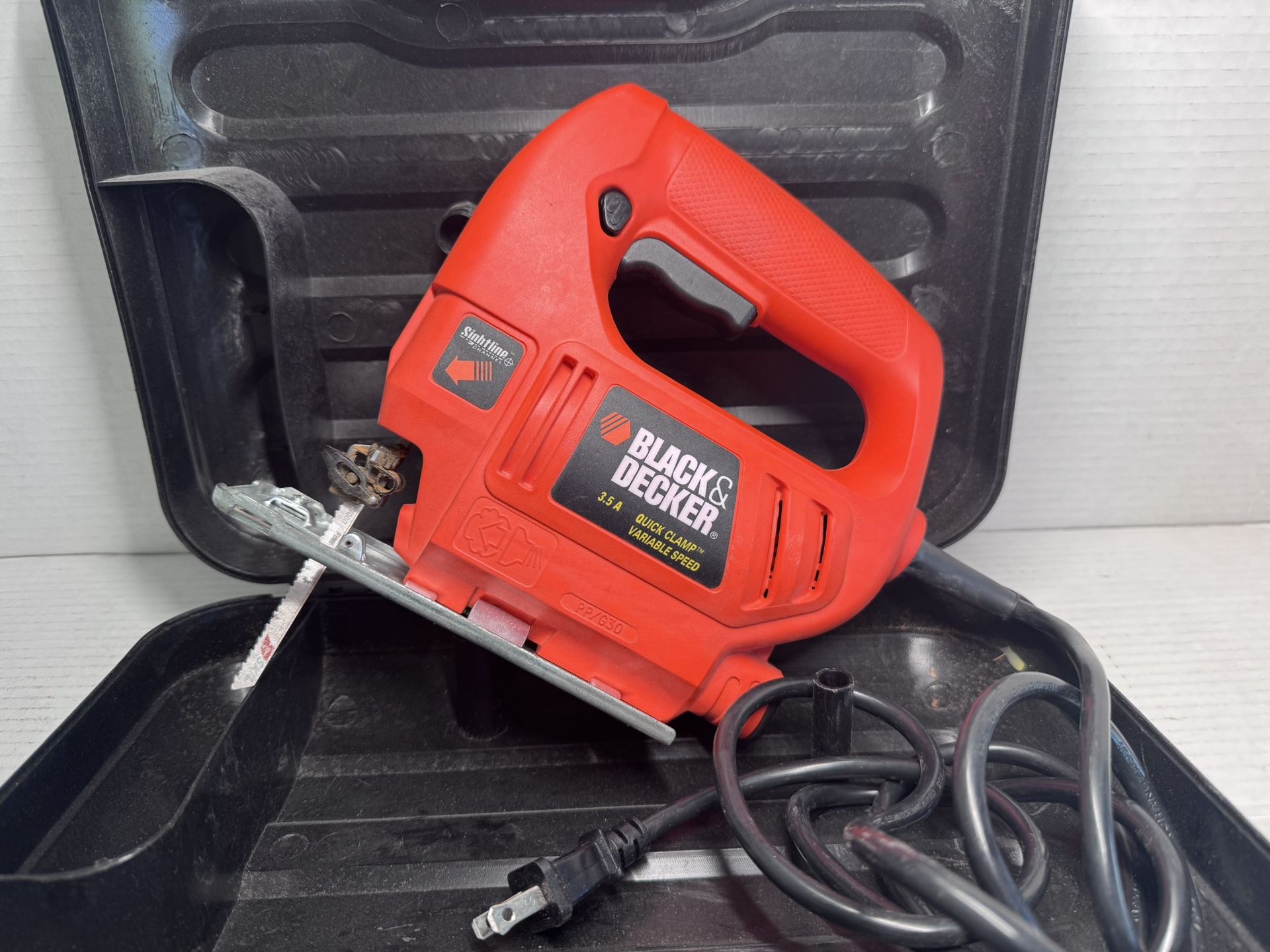 Black & Decker Corded Jigsaw With Case JS200  (Excellent Condition)