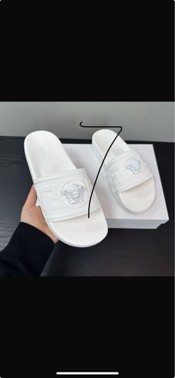 V Medusa head slides
