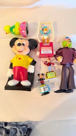 Vintage trinket Disney Mickey Mouse goofy cartoon lot