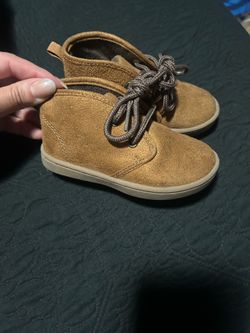 Boys Oshkosh Shoes Size 7c