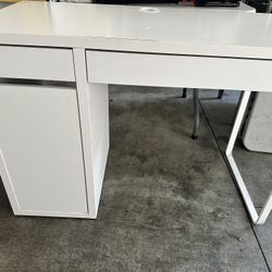 Ikea MICKE desk