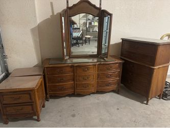Bedroom set
