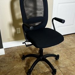Beautiful Office Chair With Armrests 
