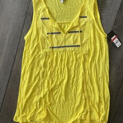 NWT Crown And Ivy Top