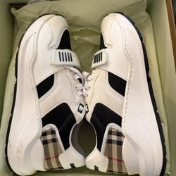 Burberry Sneakers 