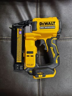 DEWALT ATOMIC 20V 23 Gauge Pin Nailer Kit with 2.0Ah Battery and Charger