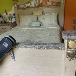 Queen Size Bedroom 