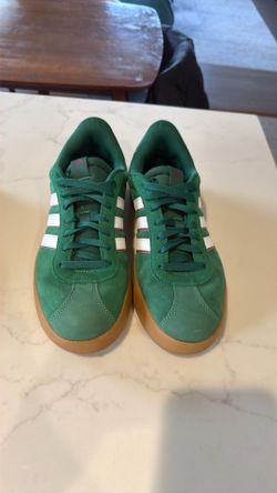 Adidas green Sambas men’s size 9, like new