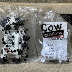 Chick-Fil-A Kids Cow Creations Figure & Eat chicken cuddle cows plush set
