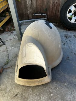 Petmate Indigo Igloo Dog House