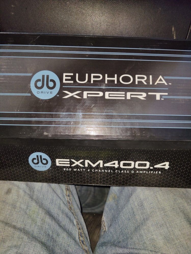 Euphoria Experts 800 W X By 4 Channel Class D Amplifier