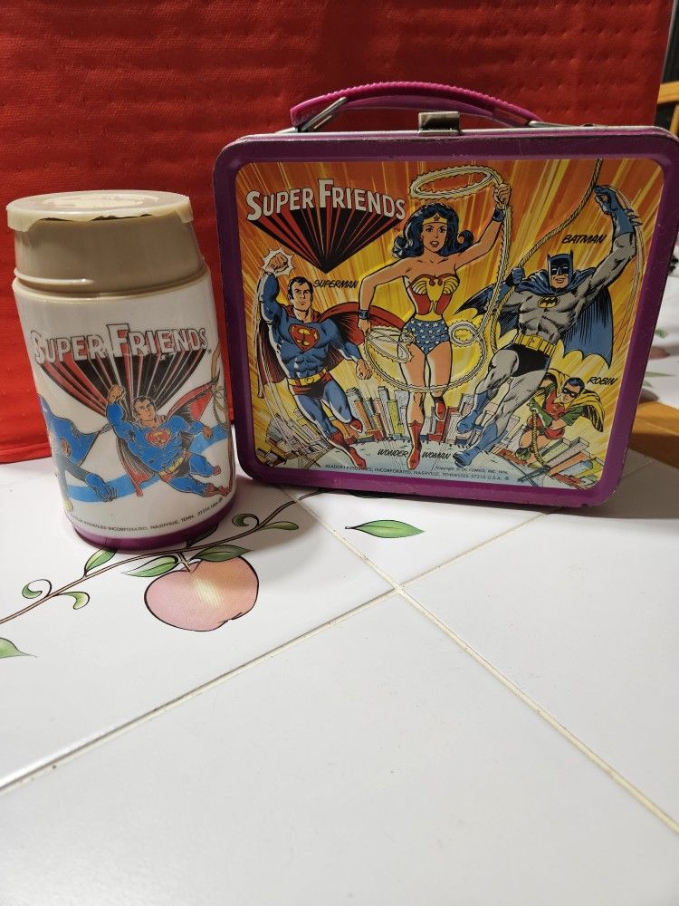 1976 VINTAGE DC Superfriends Metal Lunchbox w Thermos