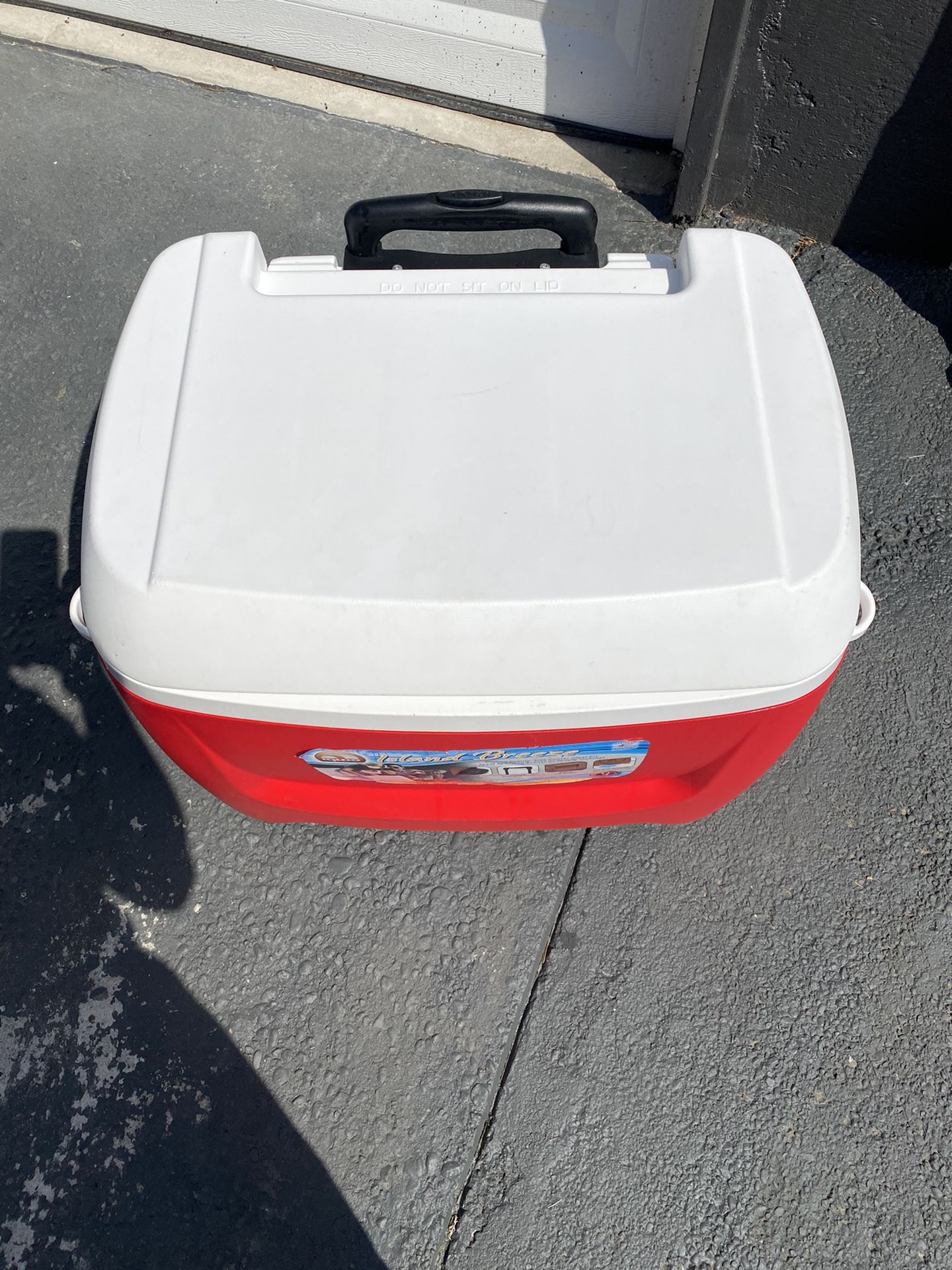 Igloo Cooler With Wheels 