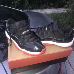 Jordan 11 Retro Low  Bred 