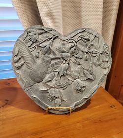 Hummingbird Garden Plaque Floral Heart