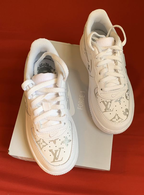 LV Archlight Sneaker for Sale in Washington, DC - OfferUp