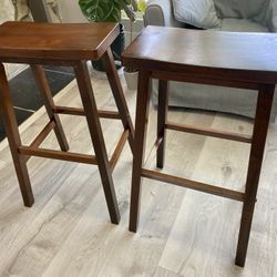 COUNTER HEIGHT BAR STOOLS 