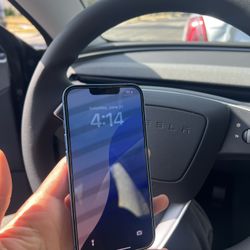 iPhone 13 256gb *UNLOCKED*