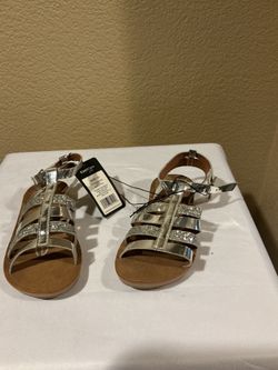 Girl’s sandals