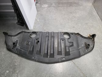 Pontiac G8 Front Lower Wind Reflector