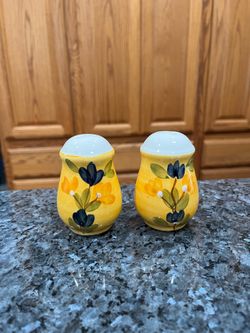 Vintage Ceramic Floral Design” Pair of Salt and Peppers Shakers.  Size approximately 3 inches. Preowned never used