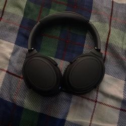 Edifier Wh700nb Headphones. Active Noise Cancelation And Can Be Used For Gaming.  Price Can Be Negotiable But Not By A Lot 