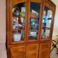 China cabinet like new