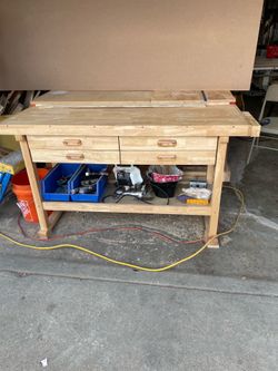 Workbench with drawers