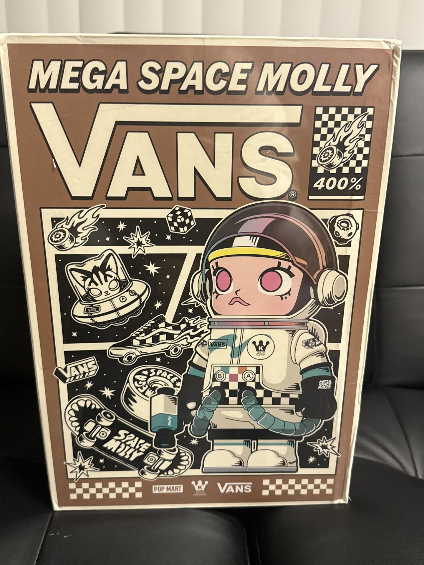 Pop Mart Mega Space Molly Vans 400%