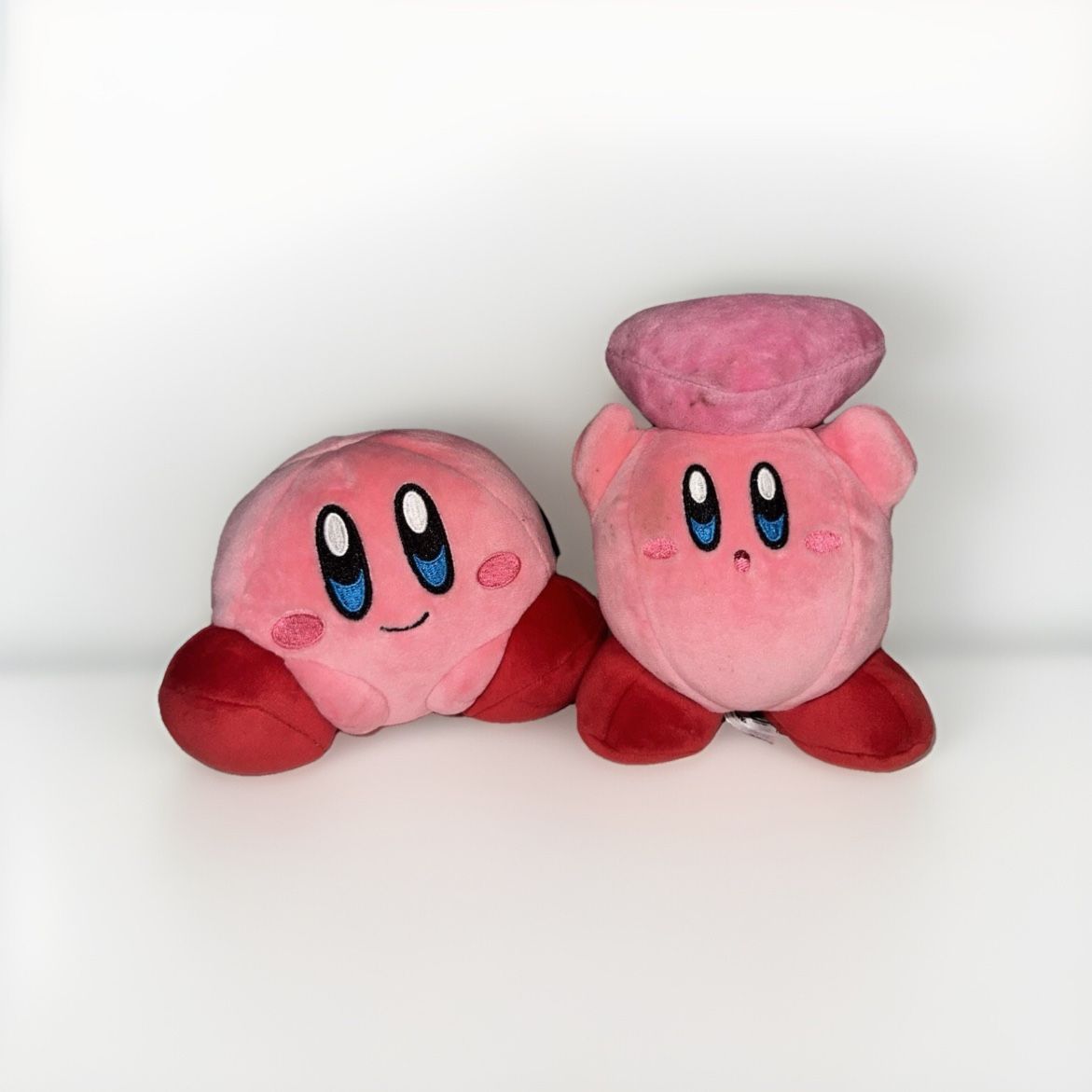 Kirby 12” Nintendo Club Mocchi Mocchi Holding Heart Plush And Kirby Plush