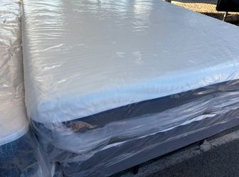 Memory Foam Mattress Queen Size New